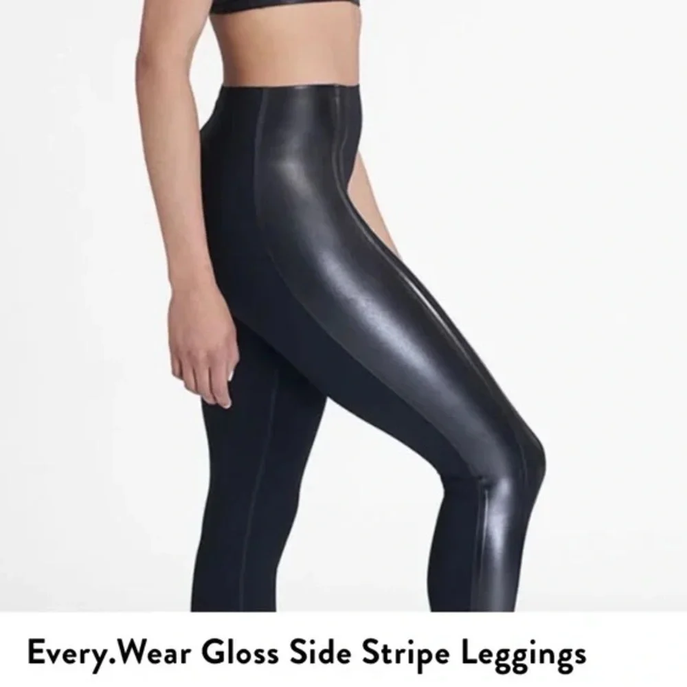 NEW Spanx Sporty Side Stripe High Waisted 7/8 Legging - Picture 2 of 8